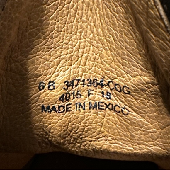 Frye ‘Carly’ Zip Chelsea Boot - Picture 9 of 9